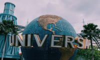 Universal studio in Singapore Honeymoon Tour Package with Holidays Crowd