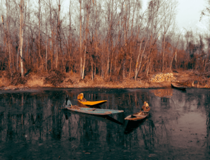 Kashmir Pahalgam Gulmarg Srinagar Tour Packages with Holidays crowd