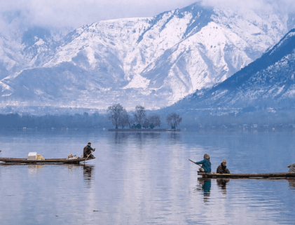 Kashmir Pahalgam Gulmarg Srinagar Tour Packages with Holidays crowd